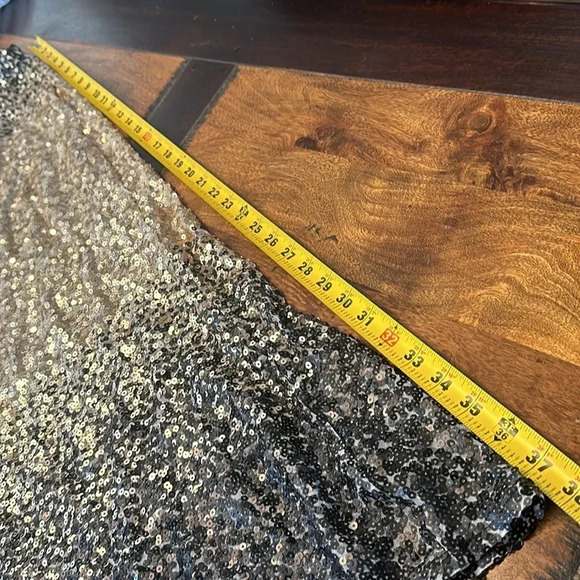 Gorgeous Venus sequin ombré skirt Size Medium EUC - Picture 7 of 8